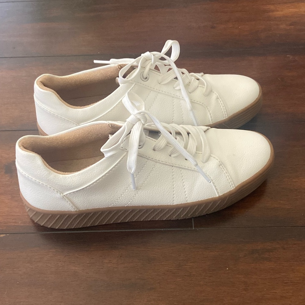 Soul Naturalizer Women's Neela Lace-up White Casual Sneakers